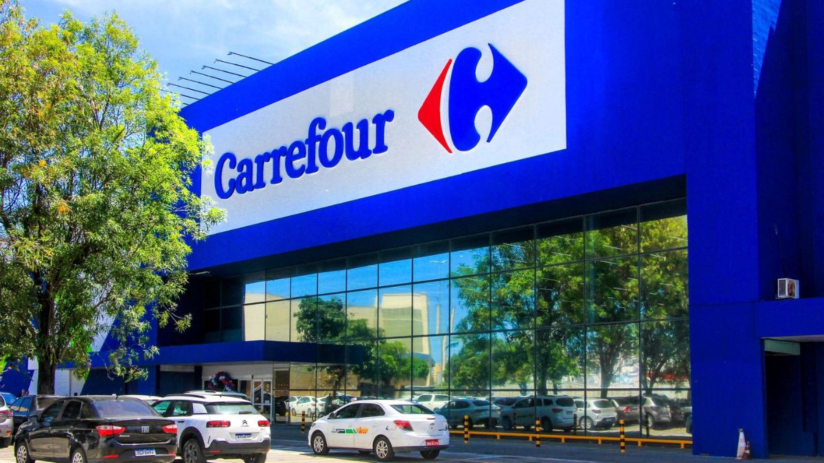 Lucro do Carrefour sobe 240,5% no 4T24 e chega a R$ 1,17 bi. O Atacadão foi o grande impulsionador, enquanto o varejo segue pressionado.