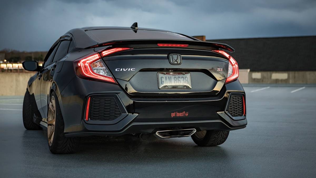Imagem de um carro Honda Civic. Carros mais procurados em 2024