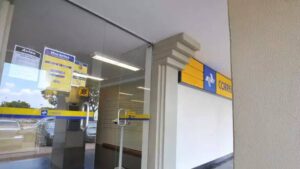 Imagem de agência dos Correios. Crise dos Correios afeta pagamento de funcionários