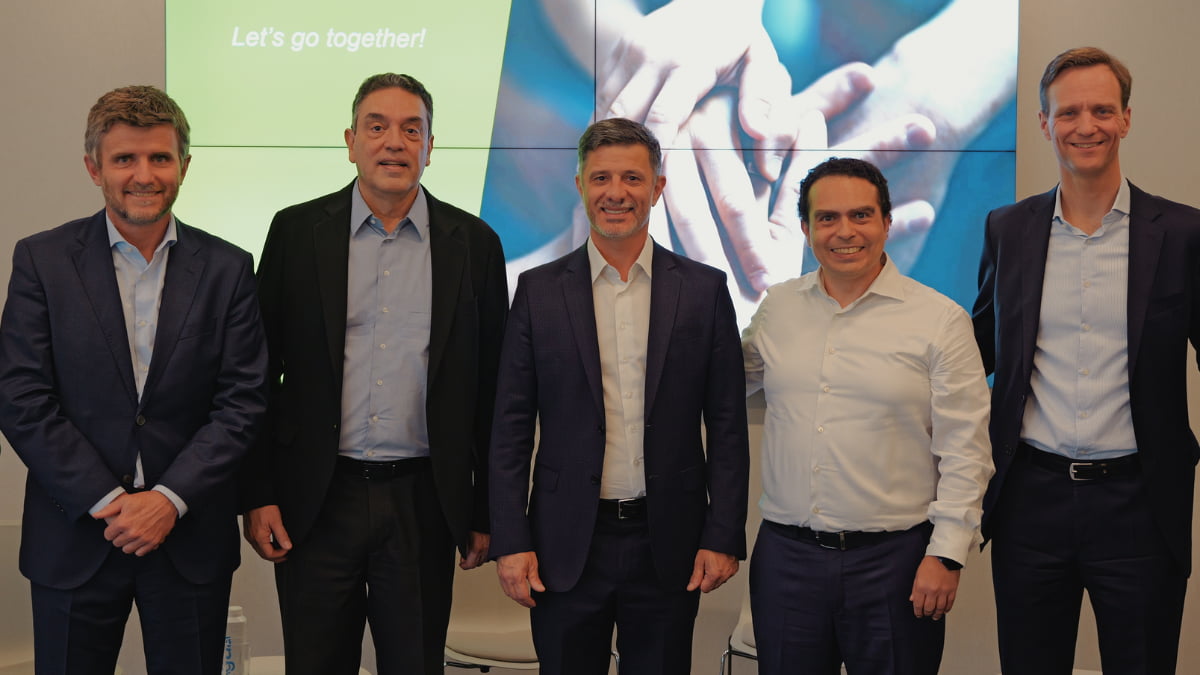 Executivos da HDI Seguros e HDI Global Brasil durante anúncio da fusão, incluindo Nicolas Masjuan, Guillermo León, Eduardo Dal Ri, Igor Di Beo e Wilm Langenbach.