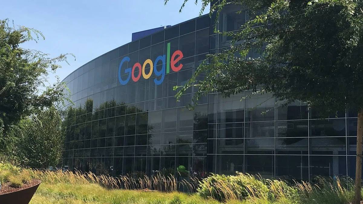 Imagem de sede do Google. Lucro da Alphabet cresce no quarto trimestre de 2024