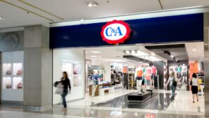 O lucro da C&A caiu 94% no 1º trimestre de 2025, totalizando R$ 4,1 mi, pressionado por despesas e resultado financeiro negativo, apesar da receita maior.