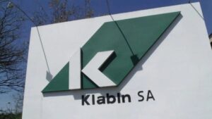 Klabin lucra R$ 543 milhões no 4º trimestre, avanço de 47%. No ano, o lucro caiu 28%, apesar da alta na receita e do crescimento do Ebitda.