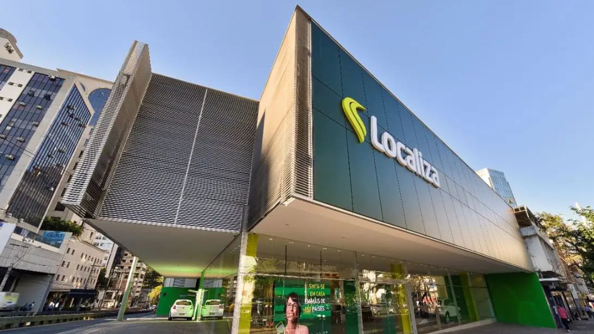 O lucro da Localiza aumentou 18,7% no 4º trimestre, atingindo R$ 837,3 milhões. O crescimento foi puxado pela receita e gestão de frotas.