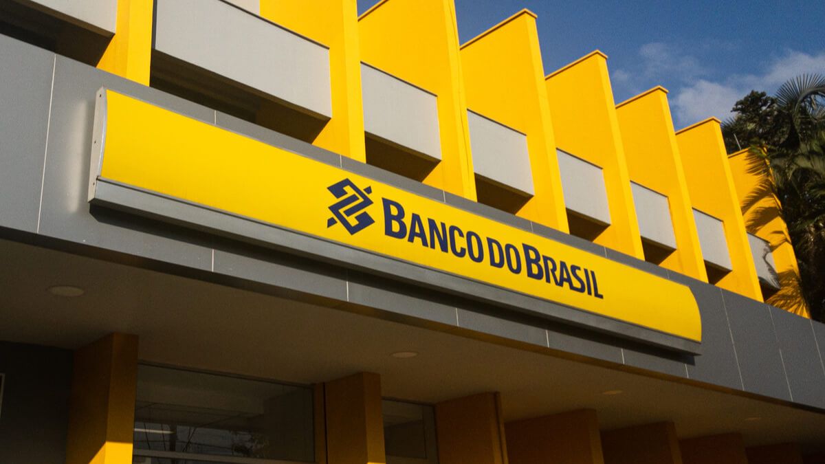 Mesmo com volatilidade econômica, o lucro do Banco do Brasil cresceu. O banco projeta expansão do crédito e rentabilidade em 2025.