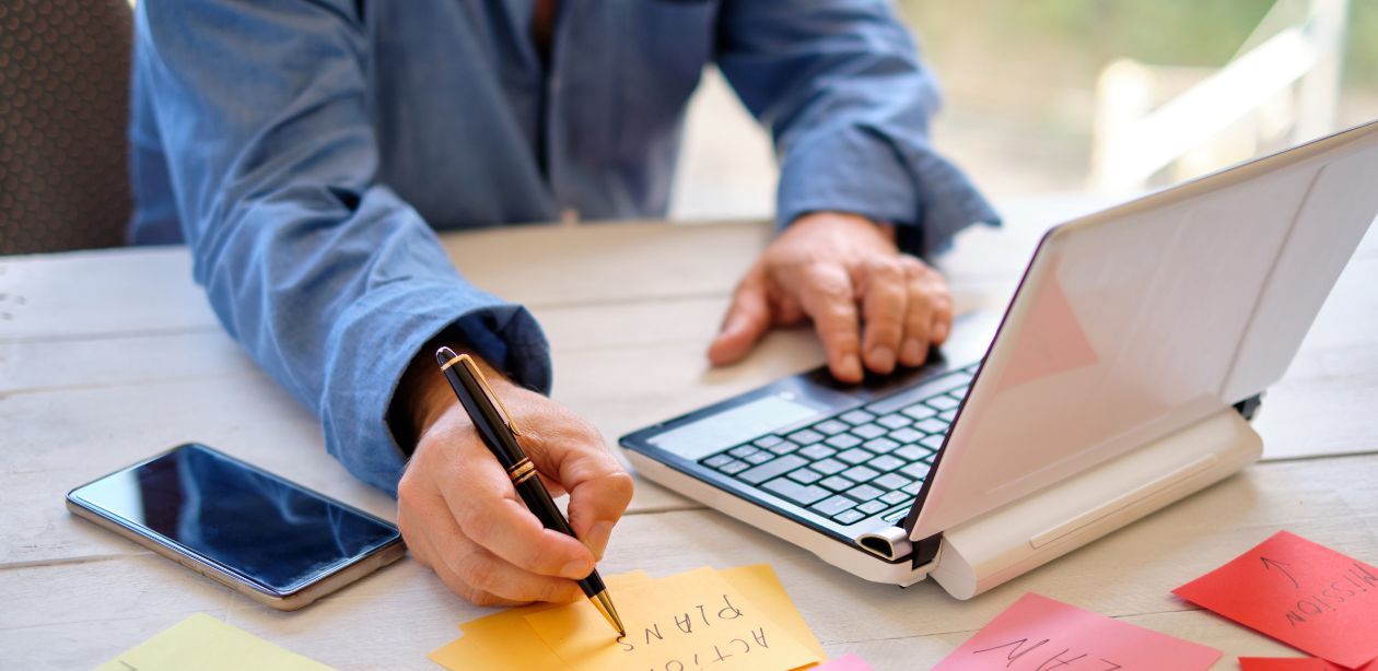 Os melhores setores para empreender em 2025. Foto: Canva