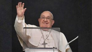 Com a saúde debilitada, o Papa Francisco segue em tratamento. Saiba como o Vaticano cobre suas despesas e se ele recebe um salário.