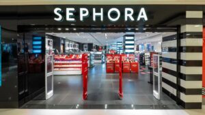 Sephora foi multada pelo Procon-SP por falhas na Black Friday 2024. Penalidade foi de R$ 514 mil por descumprir prazos e cláusulas abusivas.