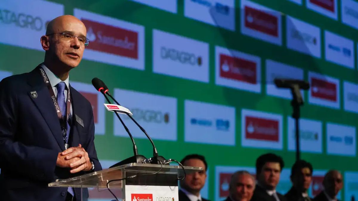 Cyrela quer conselho maior e propõe a entrada de Sérgio Rial. Assembleia no dia 27 decidirá o futuro da proposta.