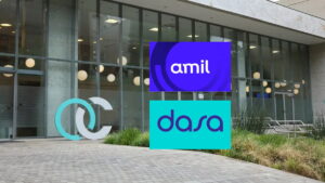 Fachada da Oncoclínicas com os logotipos da Amil e Dasa sobrepostos, representando a desistência da fusão com Oncoclínicas.