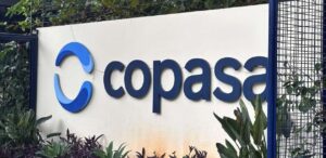 A imagem mostra a fachada de uma das unidades da Copasa para representar as ações da Copasa.