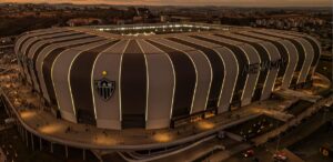 A imagem mostra a Arena MRV, estádio do Atlético-MG em Belo Horizonte para representar que a Arena MRV prevê recorde de faturamento ao clube.