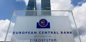 A imagem mostra a fachada do Banco Central Europeu para representar que o BCE reduz taxa de juros.