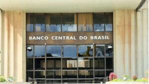 Fachada do Banco Central do Brasil, responsável por definir a taxa de juros no Brasil, que impacta crédito, consumo e inflação no país