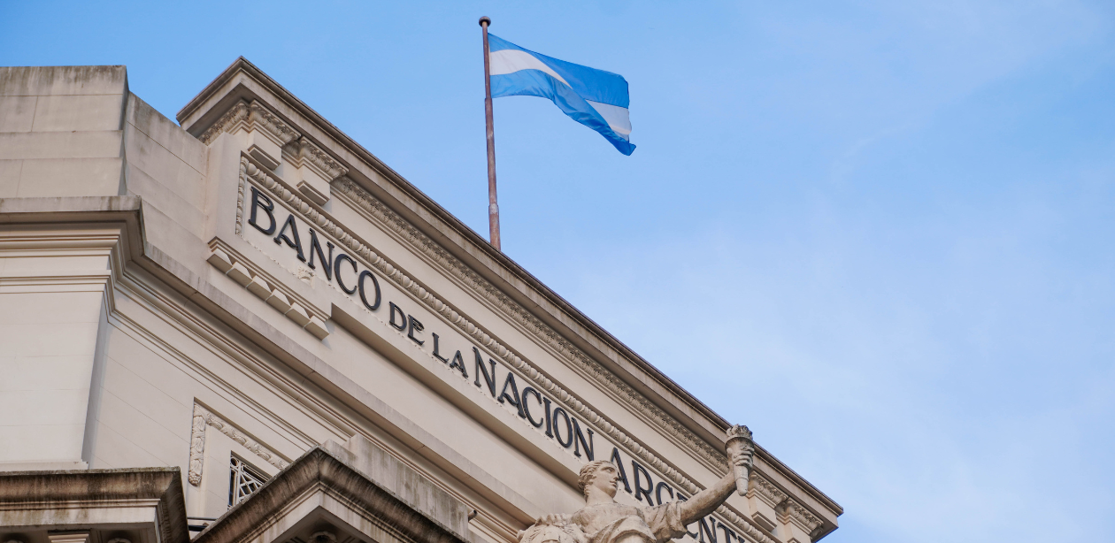 Inflação mensal da Argentina acelera: quais os efeitos para o Brasil?