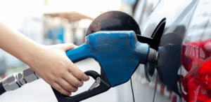 Governo deve aumentar etanol na gasolina e barateá-la