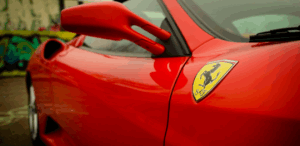 Ferrari aumenta preços em 10% nos EUA após tarifas de Trump