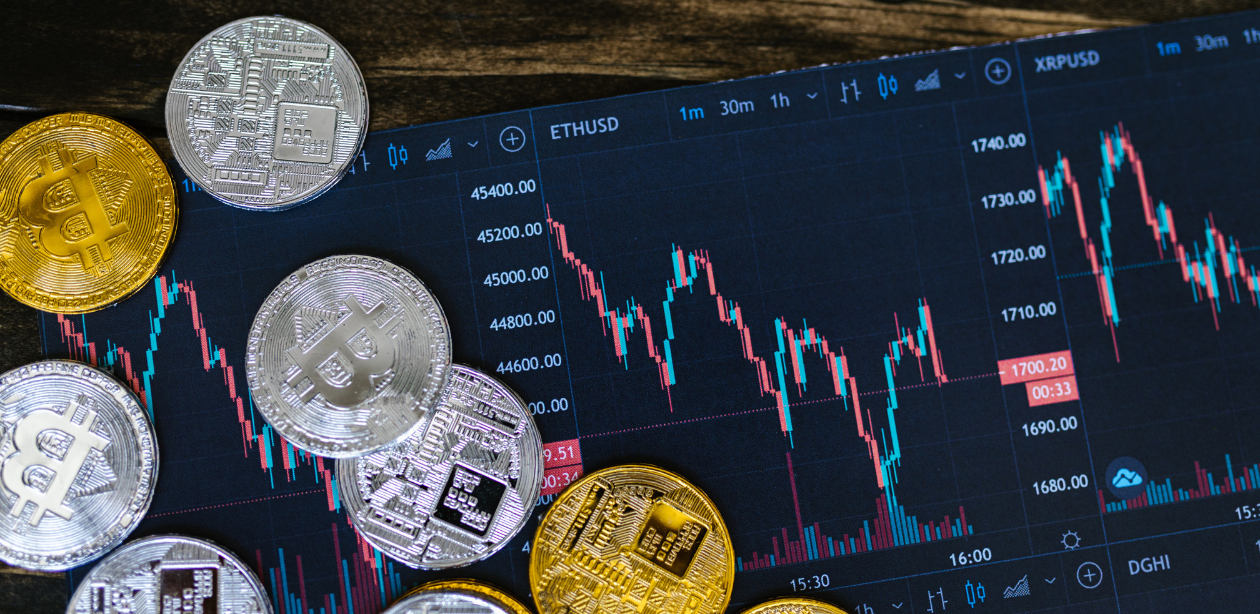 Mercado Financeiro: Ibovespa cai, Dólar fecha em baixa