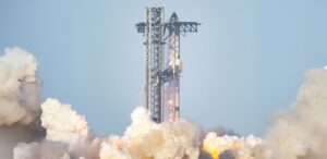 A imagem mostra a falha na Starship da SpaceX que aconteceu na Flórida.