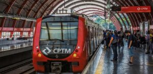 A imagem mostra uma estação de trem para representar a greve da CPTM.