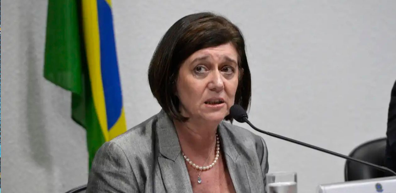 A foto mostra a presidente da Petrobras, Magda Chambriard, para representar a greve na Petrobras.