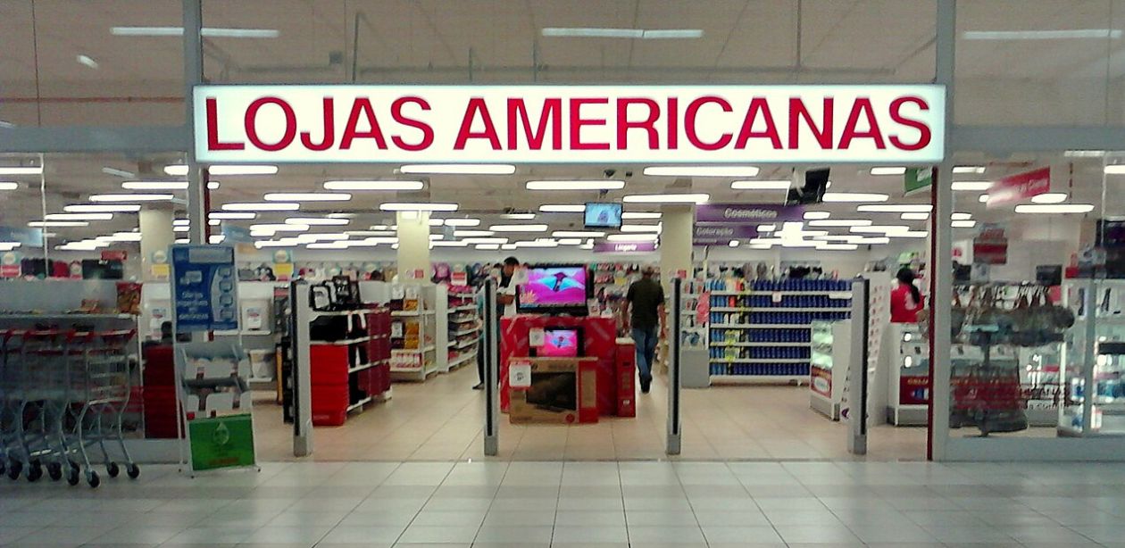 A imagem mostra uma das unidades das lojas Americanas para representar o prejuízo da Americanas.