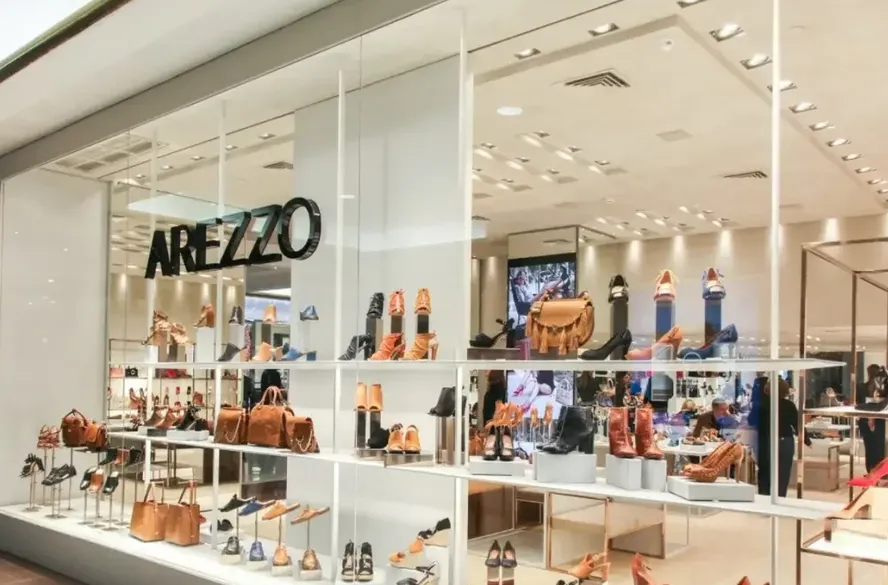 Azzas 2154 enfrenta desafios com possível rompimento da fusão com Arezzo.