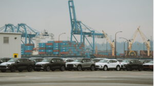 Veículos importados em porto dos EUA antes da aplicação da tarifa de 25% sobre carros importados