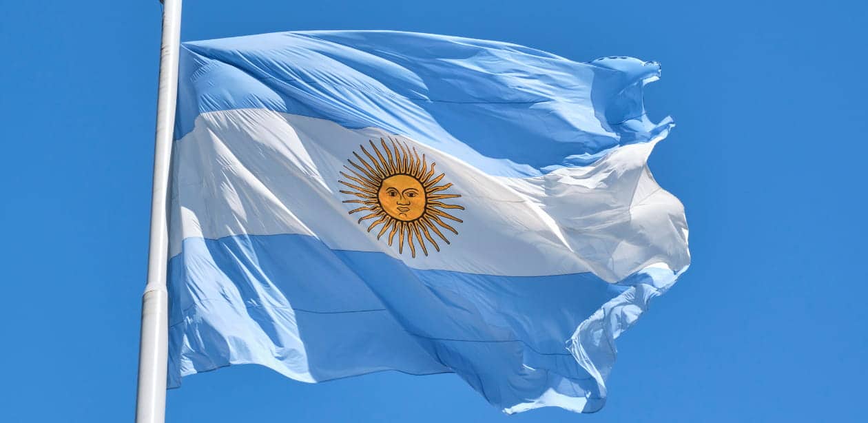 Pacote de apoio financeiro do Banco Mundial para a Argentina, incluindo empréstimos e reformas econômicas.