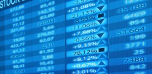 Gráfico de variação de moedas estrangeiras e desempenho do Ibovespa em 08 de abril de 2025, destacando a valorização do dólar, euro e libra, e a queda do índice da bolsa brasileira.