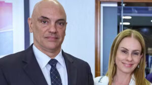 Alexandre de Moraes ao lado da esposa Viviane, contratada pelo Banco Master