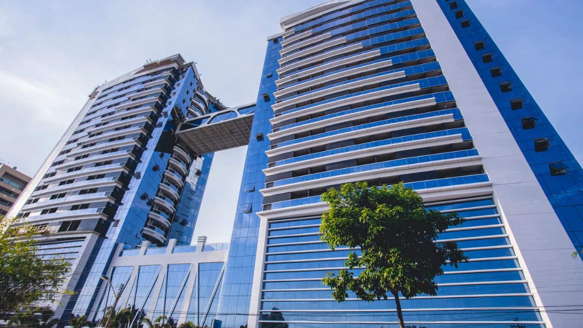 Prédio corporativo em Fortaleza; Construtora Manhattan é condenada a pagar R$ 35 milhões