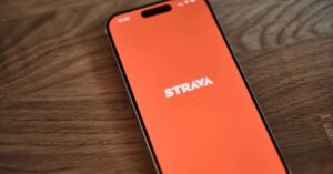 Strava adquire Runna para expandir soluções de treino para corredores e fortalecer a tecnologia no esporte.