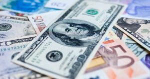 Desvalorização do dólar e euro e alta do Ibovespa: Movimentos do mercado financeiro em 17 de abril de 2025