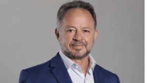 Acrísio Sena comenta impacto das políticas protecionistas de Trump no comércio exterior brasileiro.