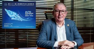 Ricardo Cavalcante em Xangai participa do 21º Salão Internacional da Indústria Automobilística representando a FIEC