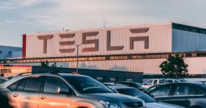 Vendas da Tesla na União Europeia em março de 2025 com queda de 36%