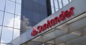 Gráfico mostra evolução do lucro gerencial do Santander no primeiro trimestre de 2025