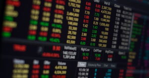 Variação do mercado cambial e Ibovespa em 28 de abril de 2025