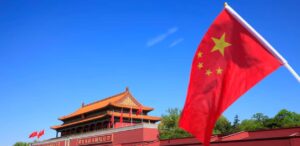 A imagem mostra a bandeira da China para representar as tarifas contra China.