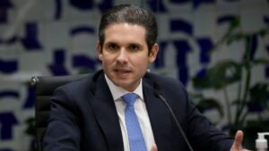 Hugo Motta, presidente da Câmara dos Deputados, durante evento oficial de nomeação de deputados para secretarias e órgãos da Casa.