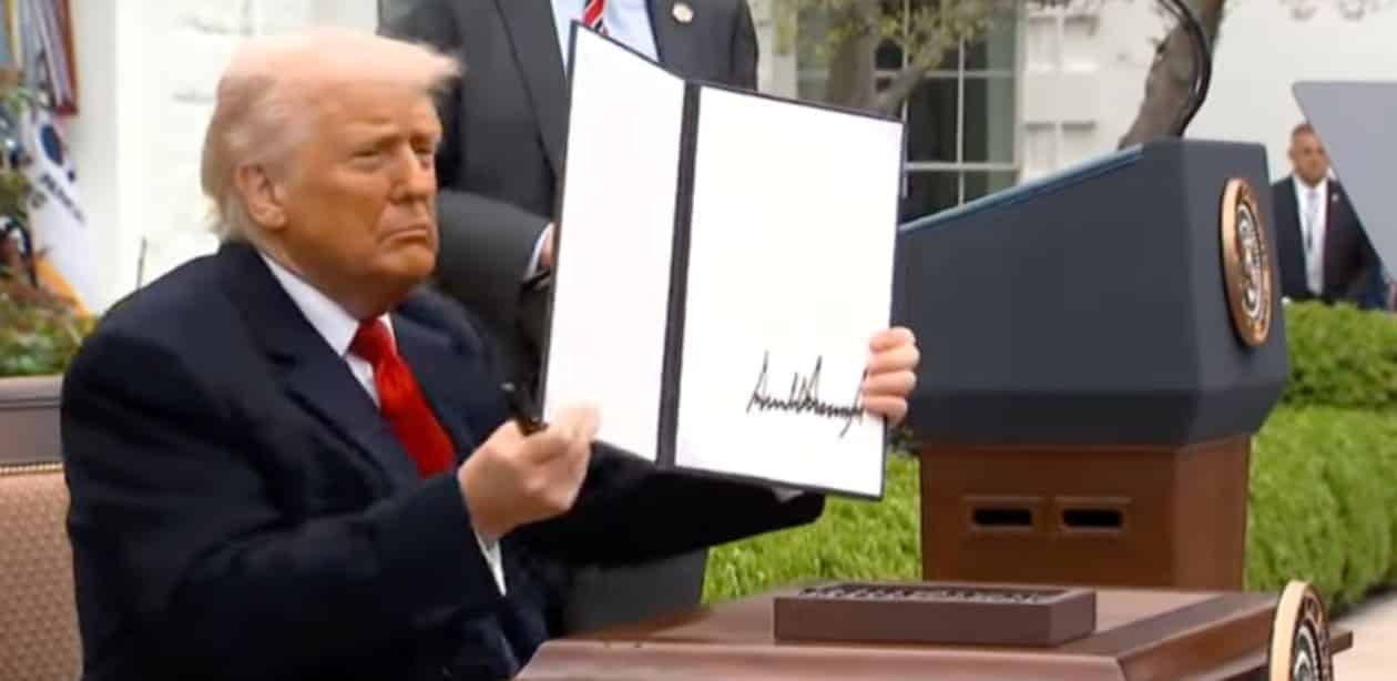 Trump ordena investigação sobre minerais essenciais e tarifas de importação