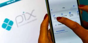 Imagem ilustrando a nova modalidade de pagamento PIX parcelado, que oferece parcelamento de compras com taxas competitivas e pagamento imediato para lojistas.