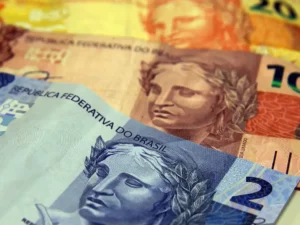 Governo propõe reajuste no valor do salário mínimo no Brasil