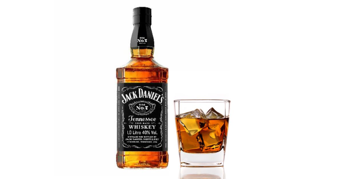 A imagem mostra o uísque Jack Daniel's que ganhou uma liminar contra o uísque Jackzinho