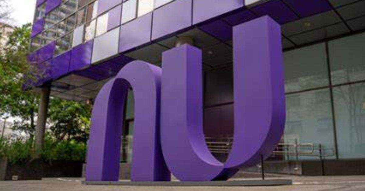 A imagem mostra uma das unidades da Nubank para representar que Buffett zera investimento no Nubank
