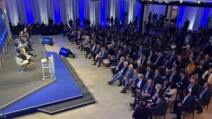 CNI celebra o Dia da Indústria com debate sobre inovação, IA e crescimento econômico sustentável no Brasil.