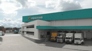 Positivo tem prejuízo de R$ 13,5 mi no 1º tri de 2025 com queda de receita e piora no Ebitda.