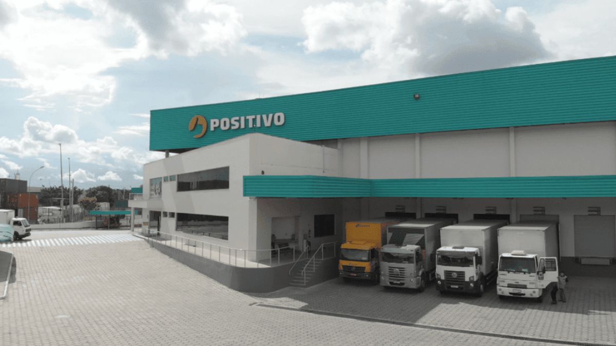 Positivo tem prejuízo de R$ 13,5 mi no 1º tri de 2025 com queda de receita e piora no Ebitda.