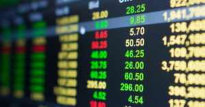 Ibovespa fecha em alta com valorização do dólar e euro